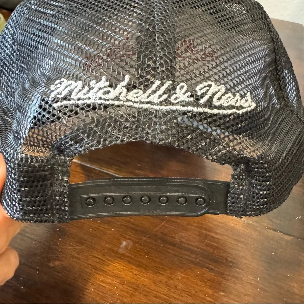 Mitchell & Ness sleek black